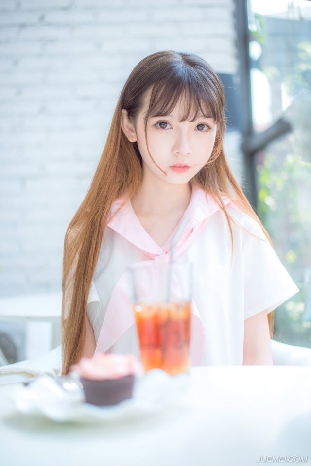 “庞先生，不是我等不明事理。”一名蜀将苦笑道：“只是冠军侯之政策，于我士族……”